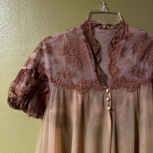 Vintage 1950's Vanity Fair Nylon Lace Nightgown & Robe Set | Size 34 - Picture 7 of 10